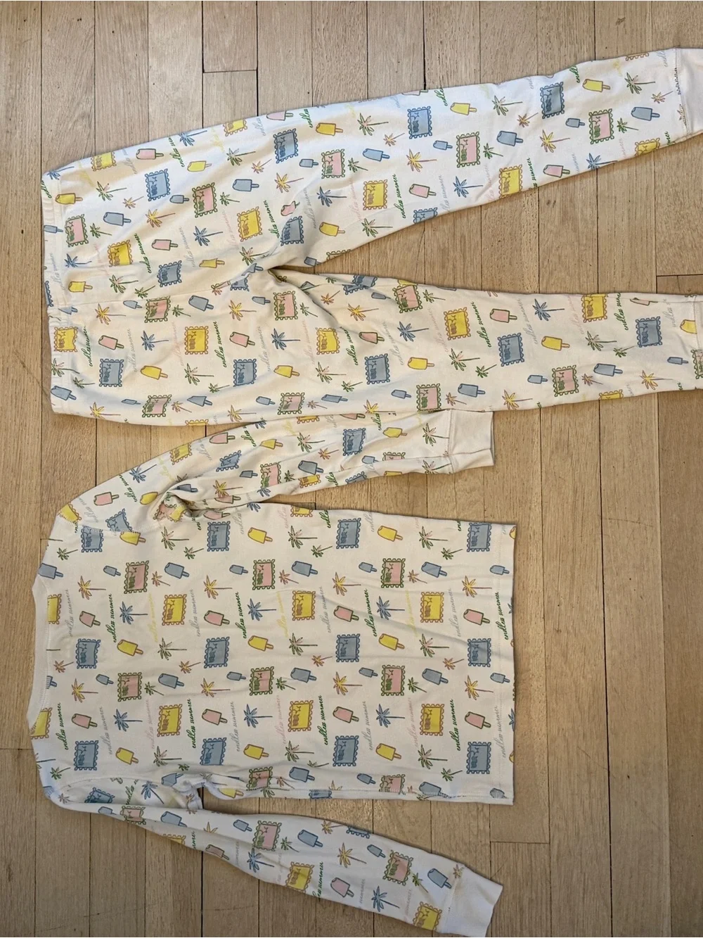 Roller Rabbit Exclusive “Endless Summer” Print Pajama Set